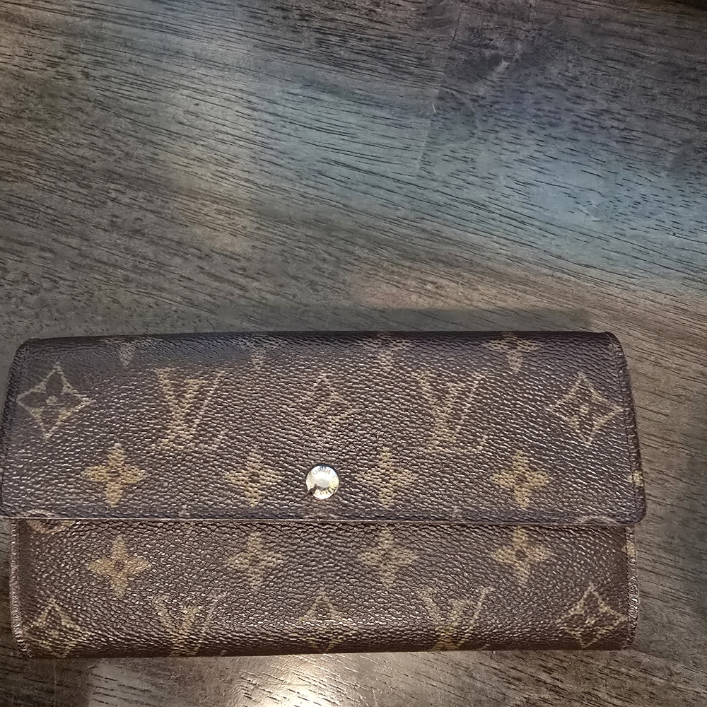 Louis Vuitton Monogram wallet